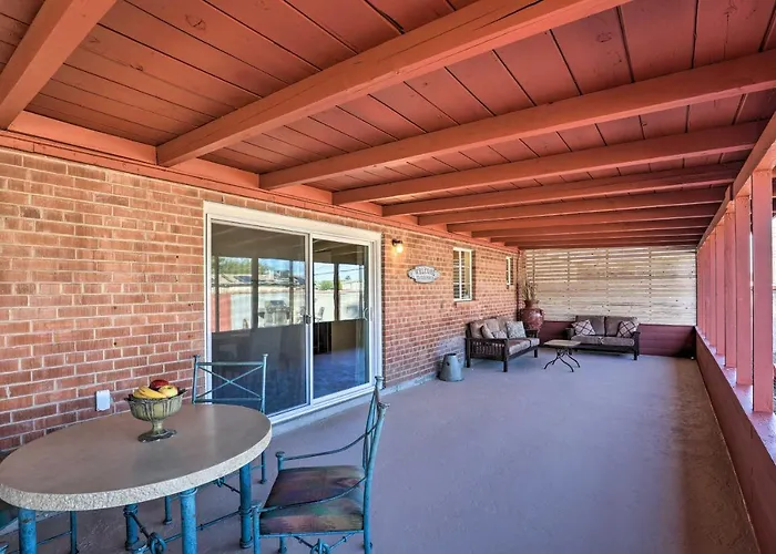 Southwest Sanctuary! W/ Patio & Yard Holiday home Tucson