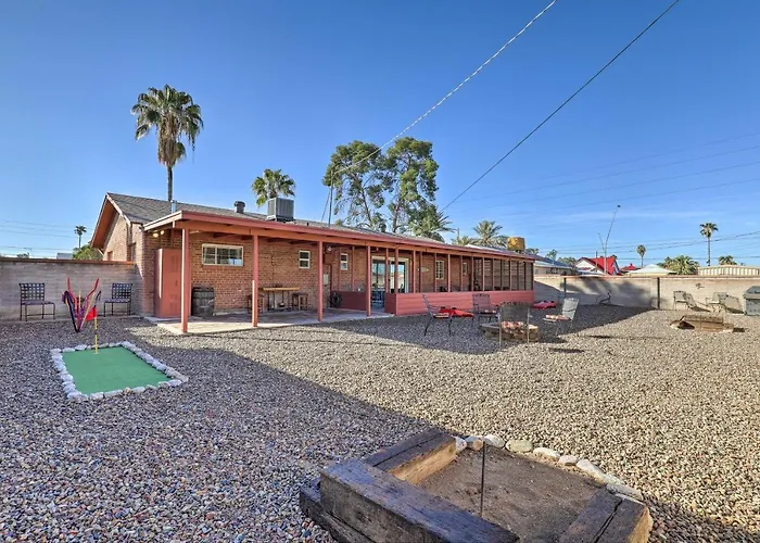 Southwest Sanctuary! W/ Patio & Yard Holiday home *