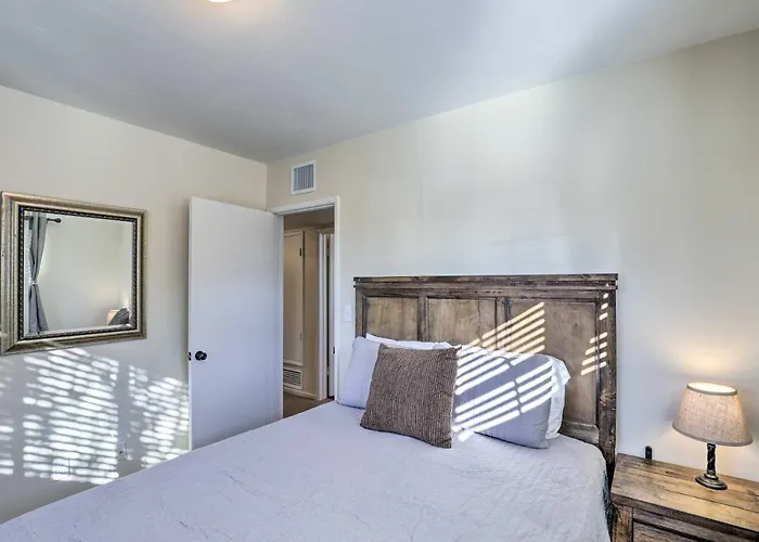 Southwest Sanctuary! W/ Patio & Yard Holiday home Tucson